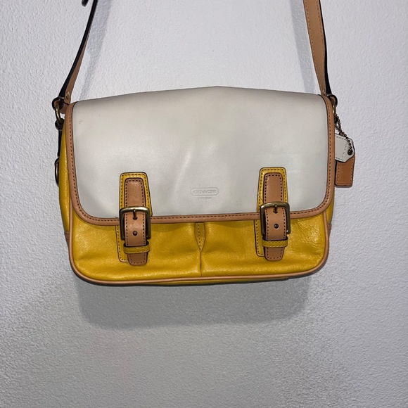 Coach Yellow /White leather buckle details crossbody purse w/pockets F23383 - Picture 2 of 5